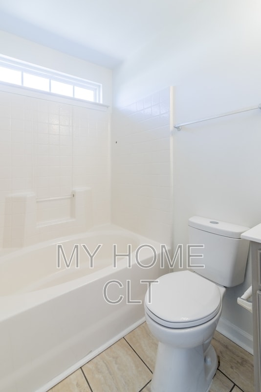 Building Photo - 18457 Streamline Ct