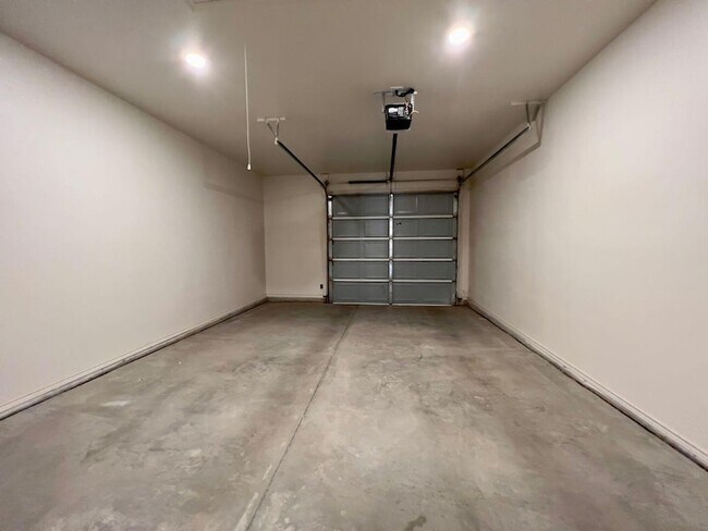 Building Photo - 5508 Lehigh St