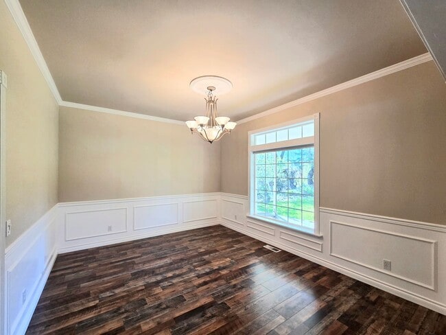 Building Photo - Luxurious Country Living in Desirable Cashmere Location!! 5 Bed + Den, 2.5 Bath!