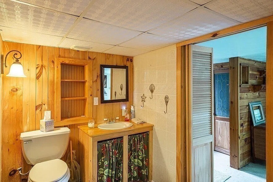 Building Photo - 3 Bylund Dr