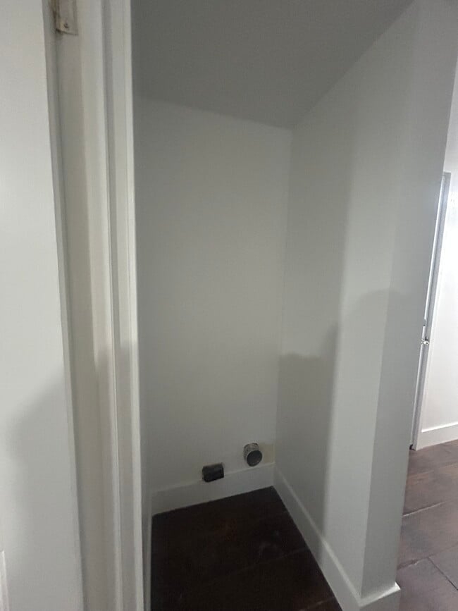 Building Photo - 5682 Lupin Dr