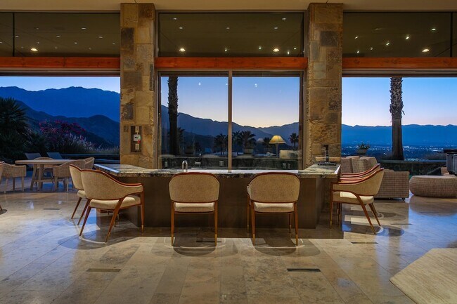 Building Photo - 9 Rockcrest