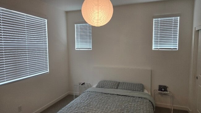 Building Photo - 2456 E Encanto Pso