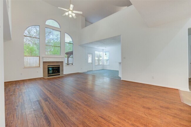 Building Photo - 16464 Beewood Glen Dr