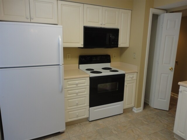 Building Photo - 6526 Sparrowood Dr