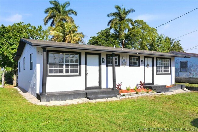 Building Photo - 270 SW 10th Ave
