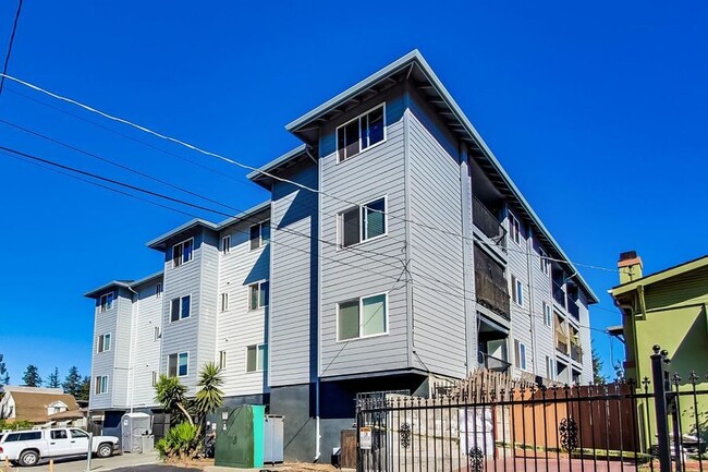 Building Photo - High Street Apartments