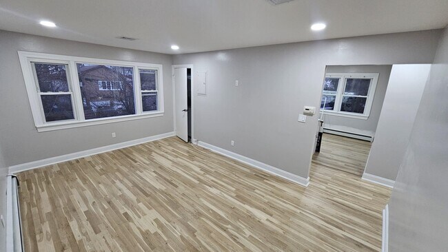 Building Photo - 29 Bryant Pl