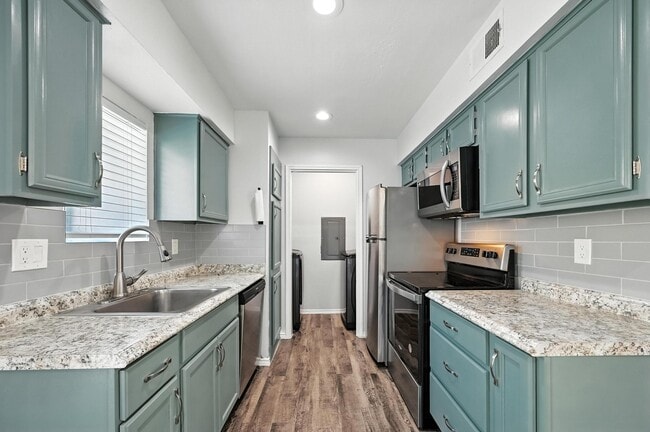 Building Photo - 5801 Lake Hubbard Pkwy