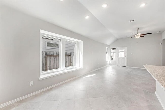 Building Photo - 5018 Mint Orchard Dr