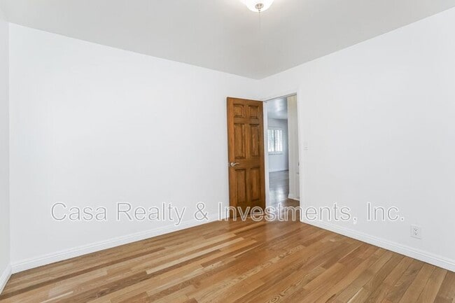 Building Photo - 432 33rd St