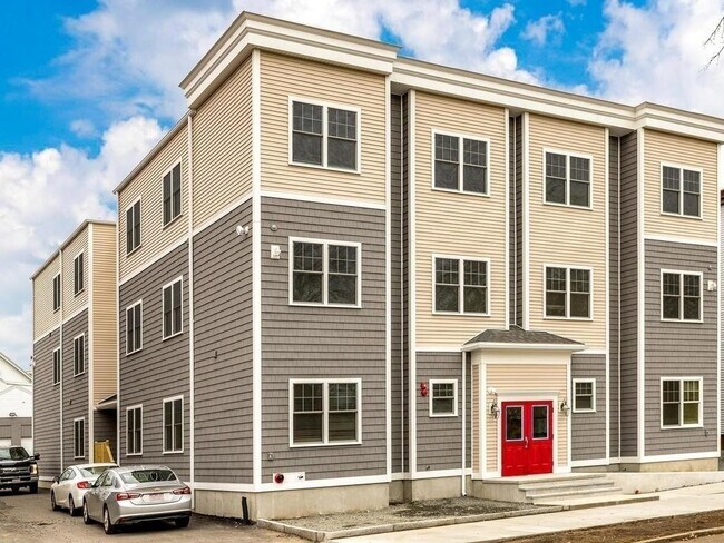 Building Photo - 73 N Common St