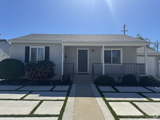 Building Photo - 18026 Bullock St