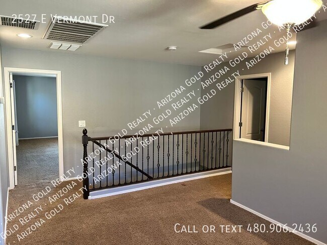 Building Photo - Cove at Vincenz