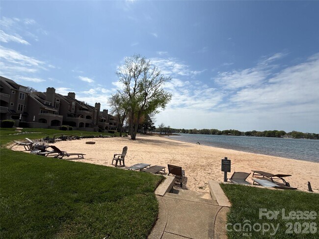 Building Photo - 646 Portside Dr