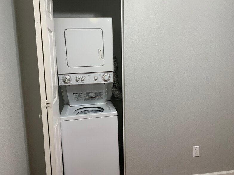 Building Photo - 6260 Havenside Dr