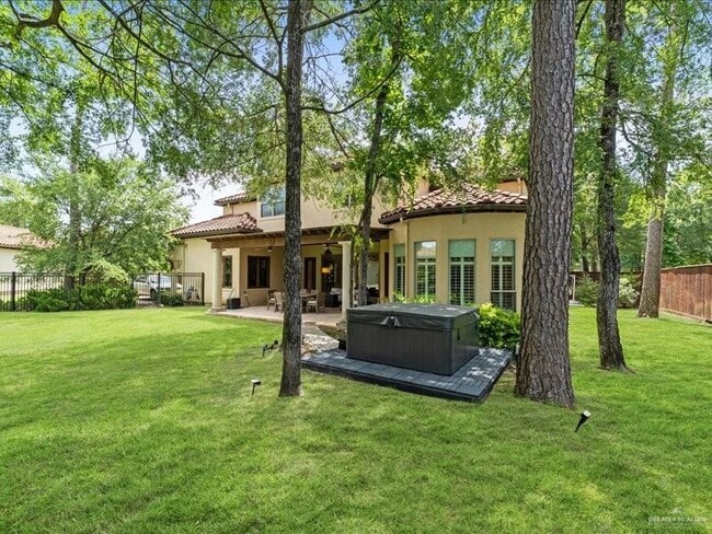 Building Photo - 7 Ivy Castle Ct