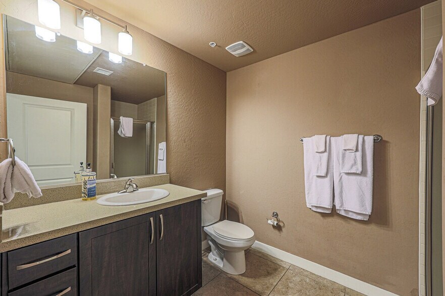 Building Photo - 5450 E Deer Valley Dr