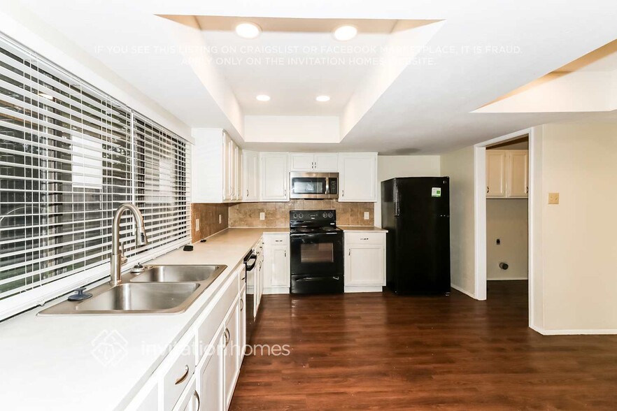 Building Photo - 3811 Coltwood Dr