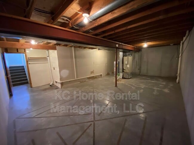 Building Photo - 605 Susanne Ct