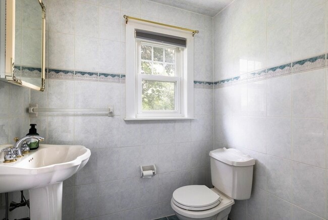 Building Photo - 30 Olive St