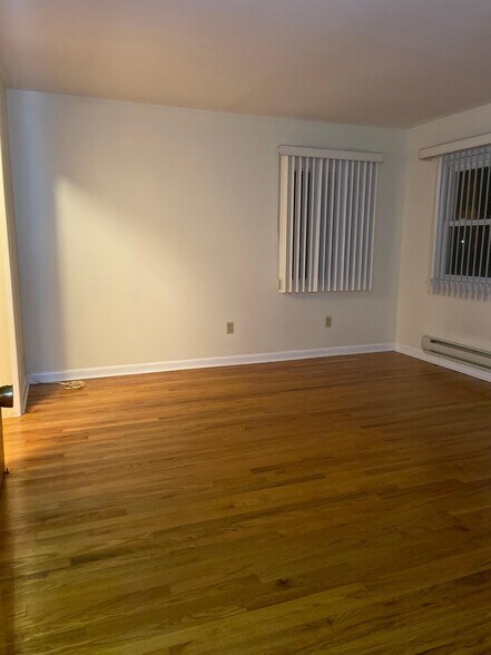 Building Photo - 1115 Raritan Rd