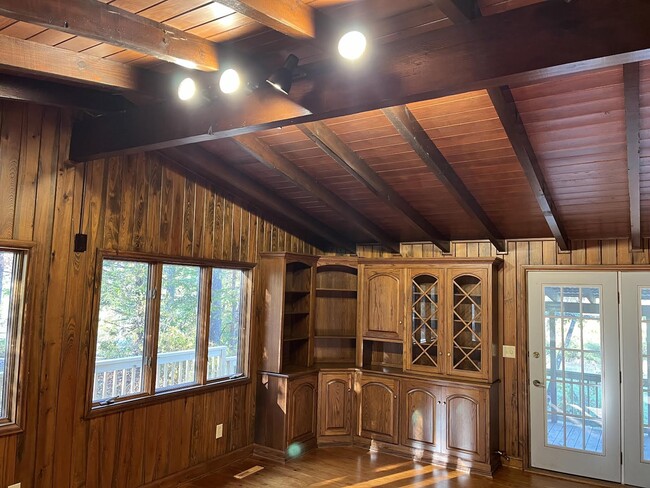 Building Photo - 709 Crab Creek Rd