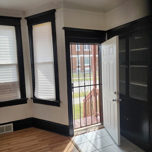 Building Photo - 1528 Thorn St