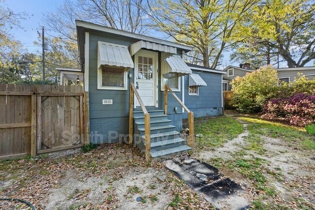 Building Photo - 212 Pinehill Dr