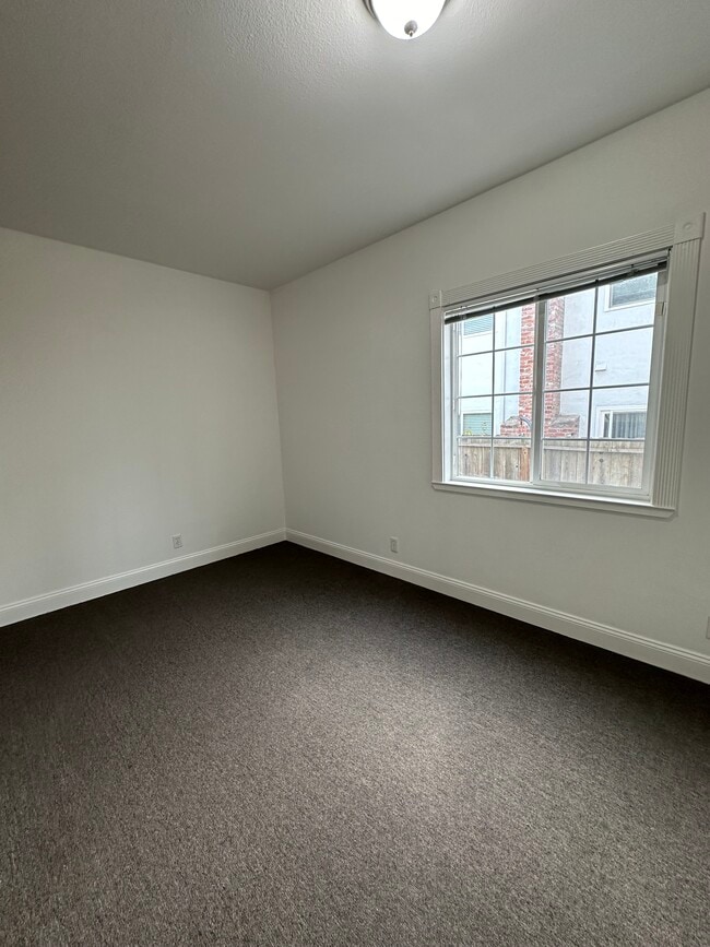 Building Photo - 123 Euclid Ave