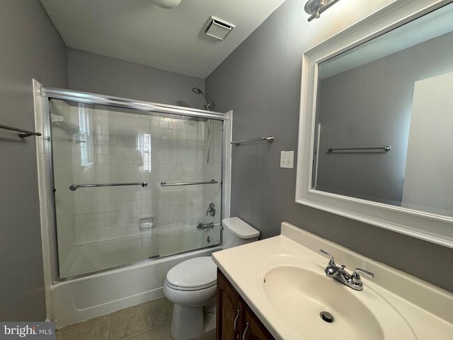 Building Photo - 11720 Stonegate Ln