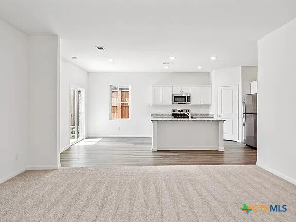 Building Photo - 152 Mullen