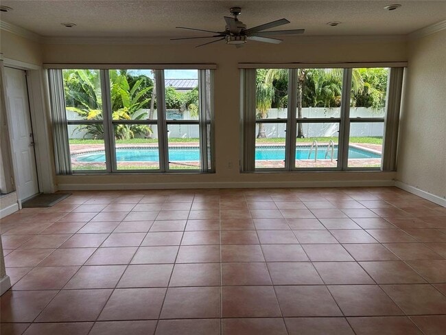 Building Photo - 1811 NE 43rd St