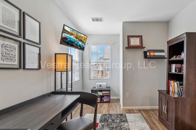 Building Photo - 3912 S Carson St