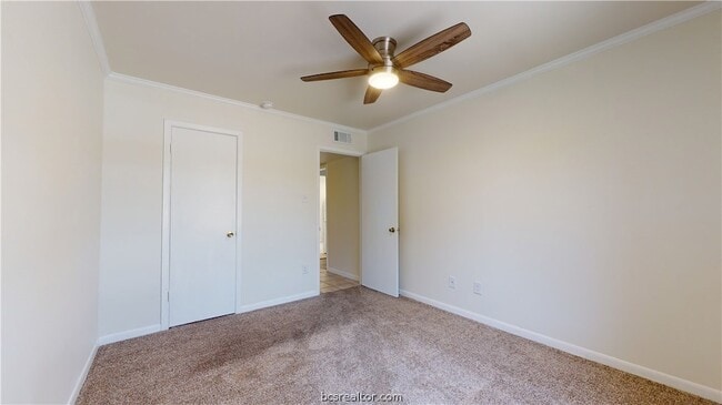 Building Photo - 1601 Cloverdale Ct