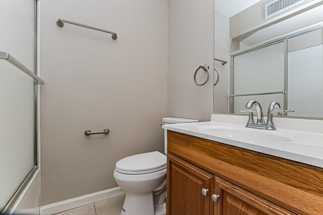 Building Photo - 13933 Oak Forest Blvd N