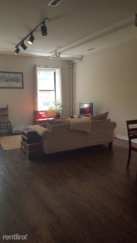 Building Photo - 216 S 16th St