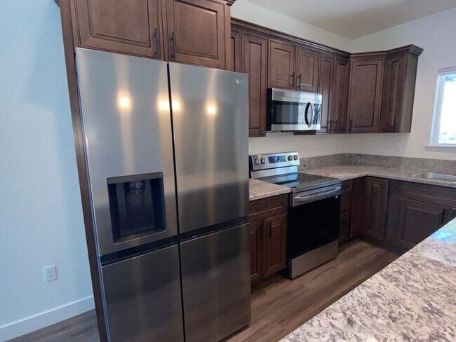 Building Photo - Built 2023 NW Reno 3 Bedroom House - Downs...