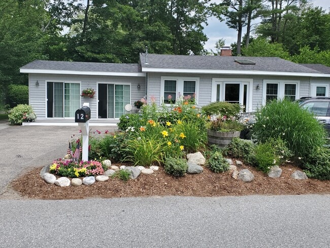 Building Photo - 12 Moccasin Ln