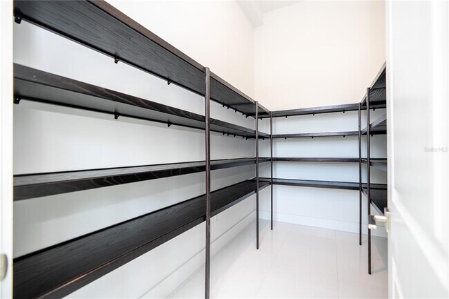 Building Photo - 16044 Pendio Dr