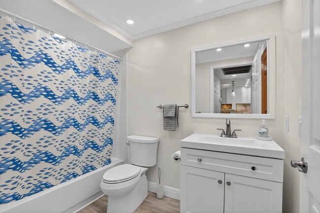 Building Photo - 18731 Stewart Cir