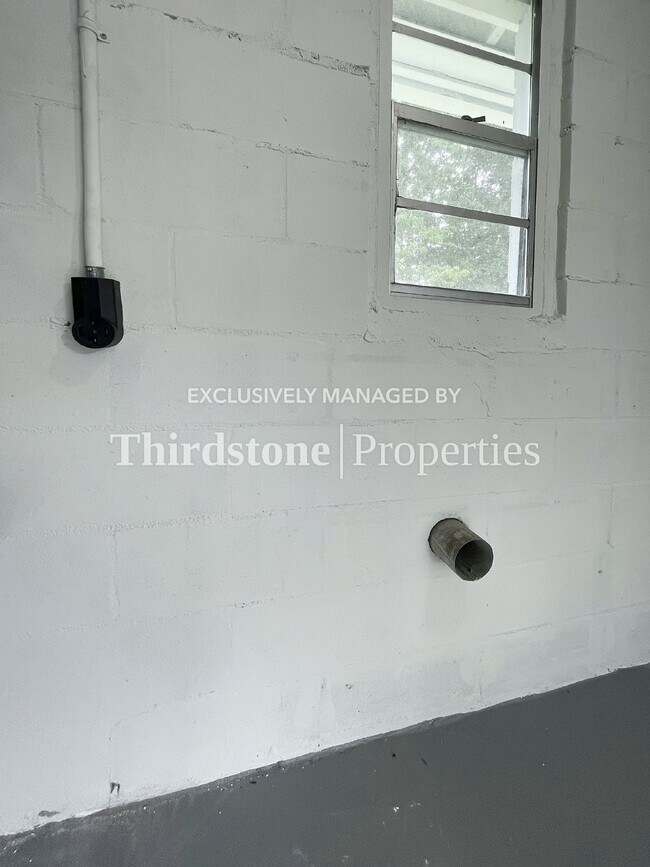 Building Photo - 5164 Timawatha Ave