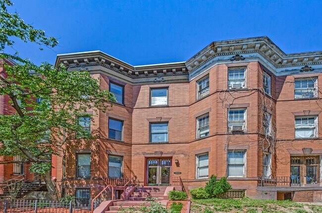 Building Photo - Kalorama Apartment – Renovated One-Bedroom with Private Balcony