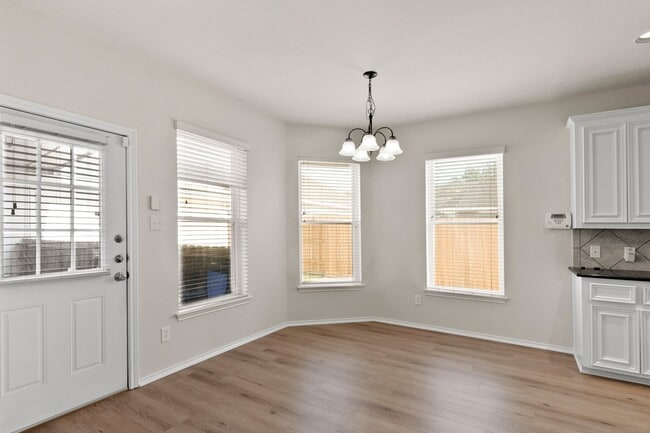 Building Photo - 18106 Castle Rain Dr