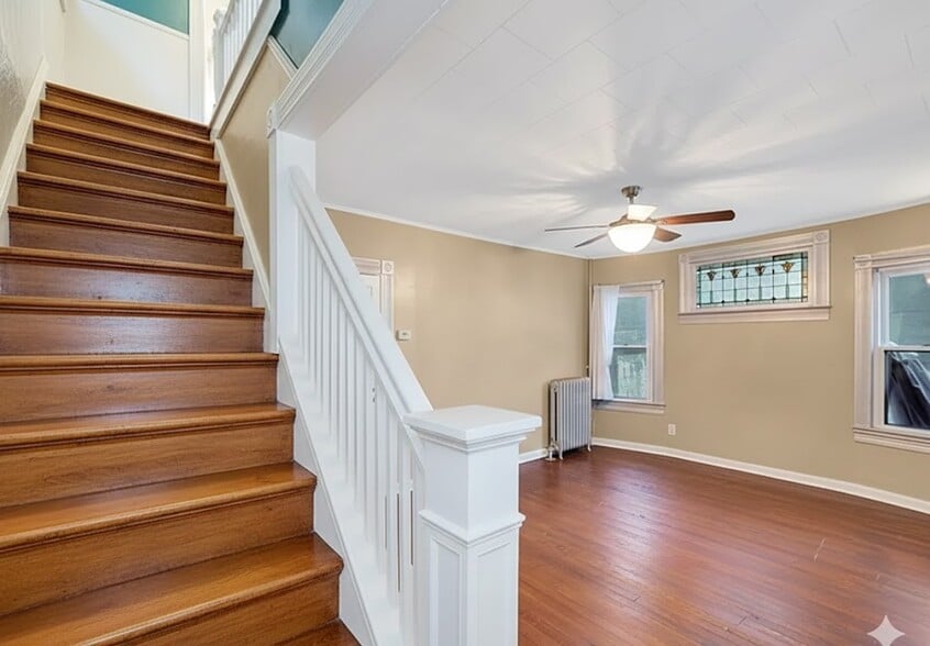 Building Photo - 227 Stephen Ave