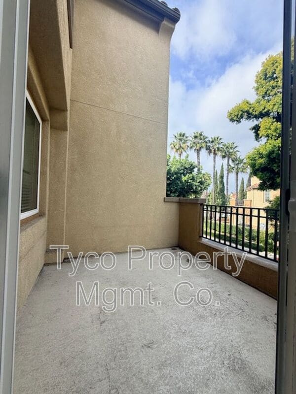 Building Photo - 1936 Caminito Alcala