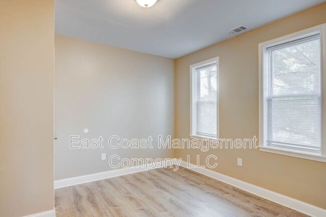 Building Photo - 4201 Nicholas Ave