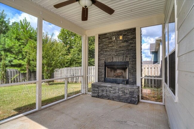 Building Photo - 3814 Berkshire Way