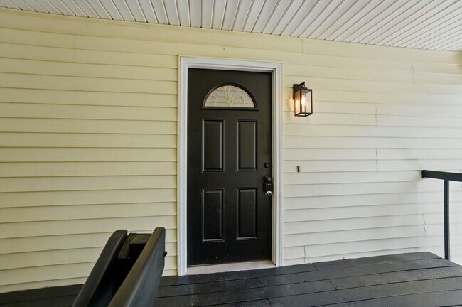 Building Photo - Renovated Gem in Gastonia with Walkout Basement & Spacious Backyard