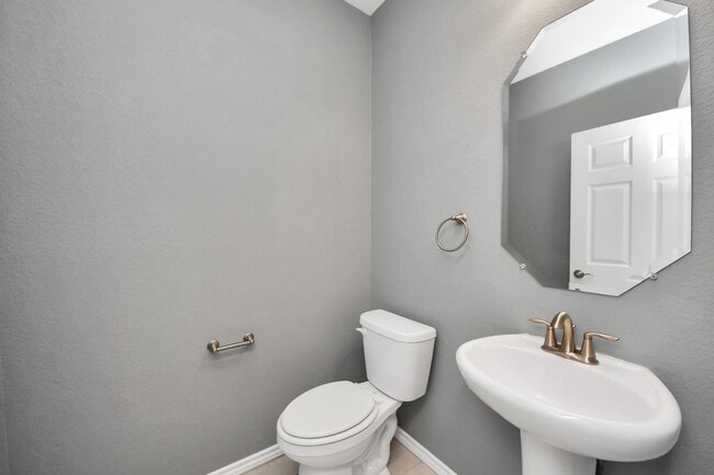 Building Photo - 28215 Shorecrest Ln